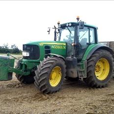 John Deere 6930