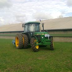 John Deere 2040