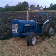 Fordson super dexta