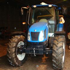 New Holland T5060