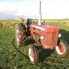 International Harvester B275