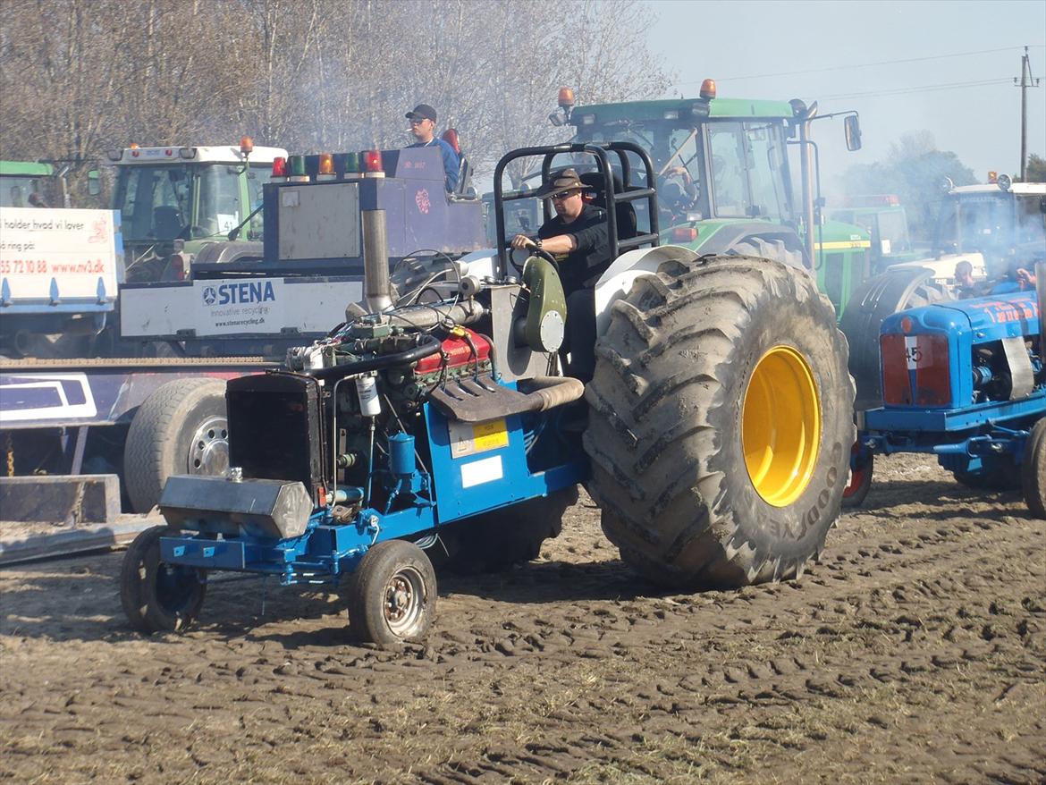 Fordson Detroit - jungshoved 2011 billede 1