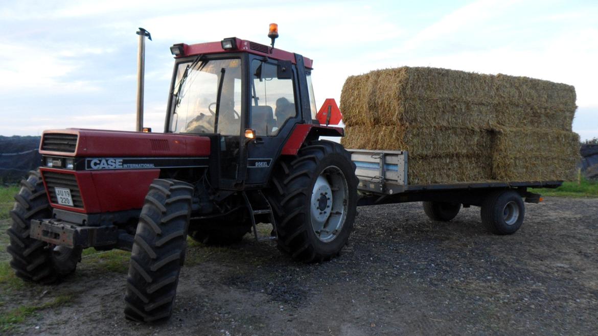 Case IH 956 XL - Var ved at køre halm billede 15