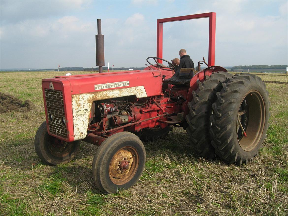 International Harvester 434 Diesel - Pløjestævne 2008 billede 2