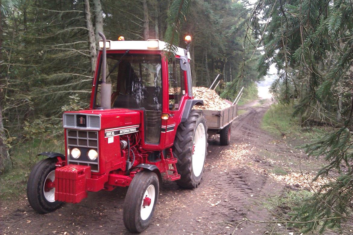 International Harvester 685 XL - m. flis. billede 2