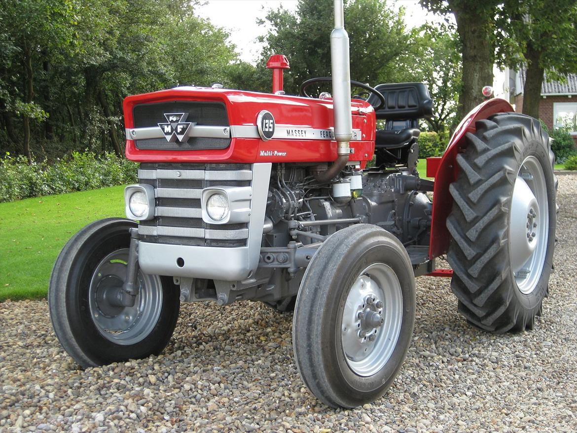 Massey Ferguson 135 billede 1