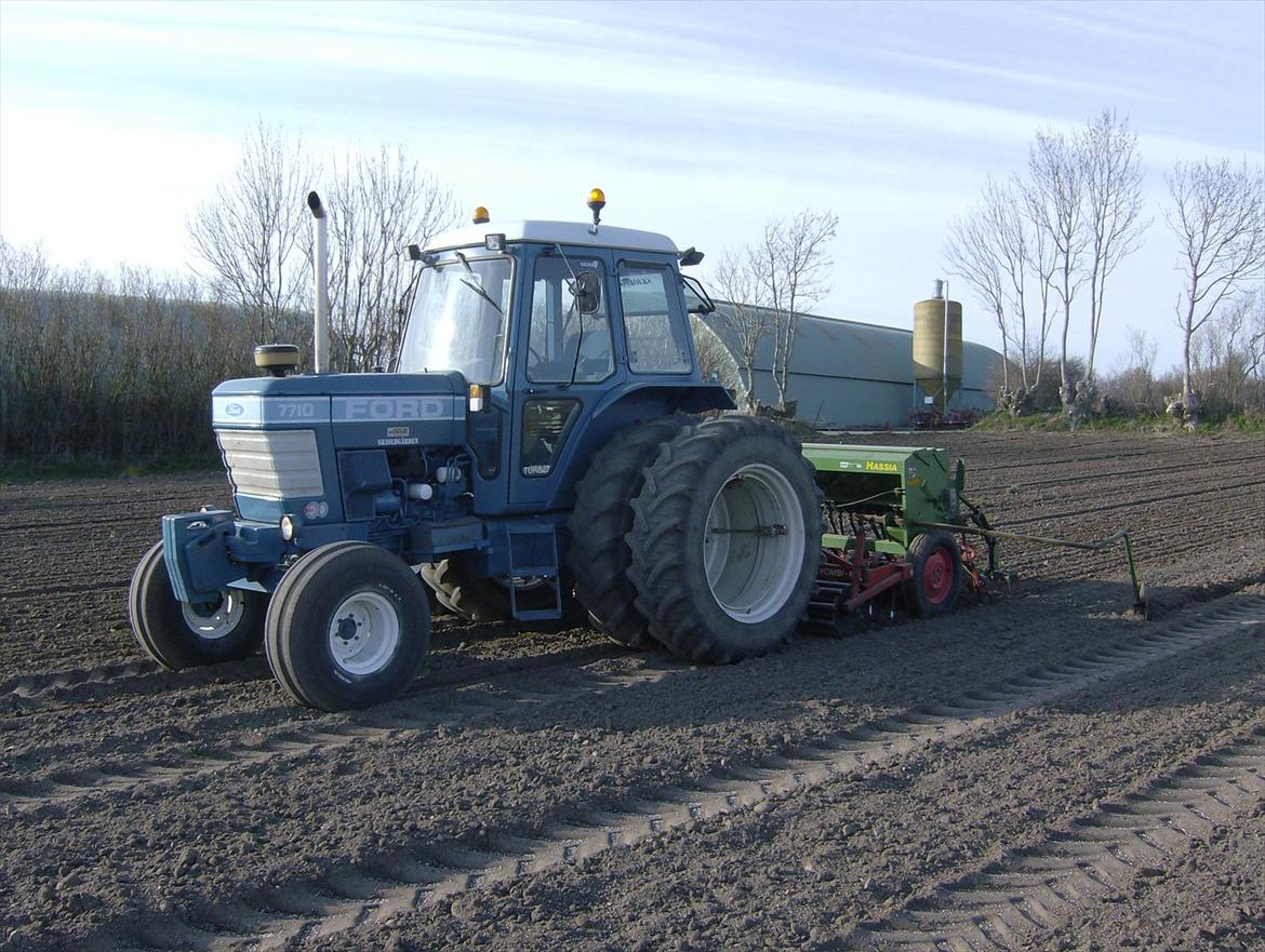 Ford 7710 - Efterårs arbejde med 3m. Hassia og Agrodan såsæt, 2010.. billede 4