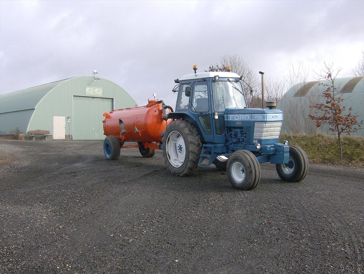 Ford 7710 - Med nymalet Winther-Heide 4m3 slamsuger i 2008.. billede 10