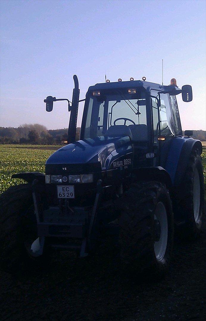 New Holland 8260 TURBO billede 2