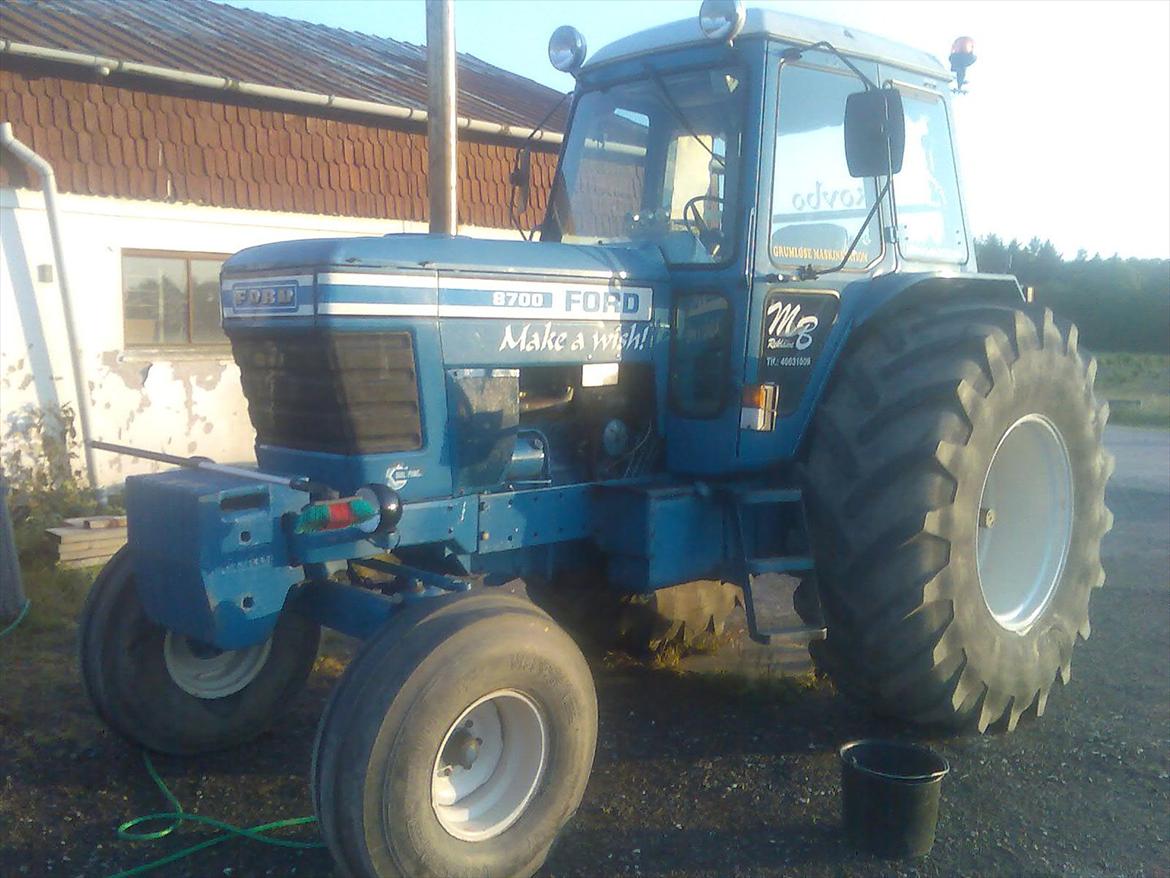 Ford 8700 billede 1