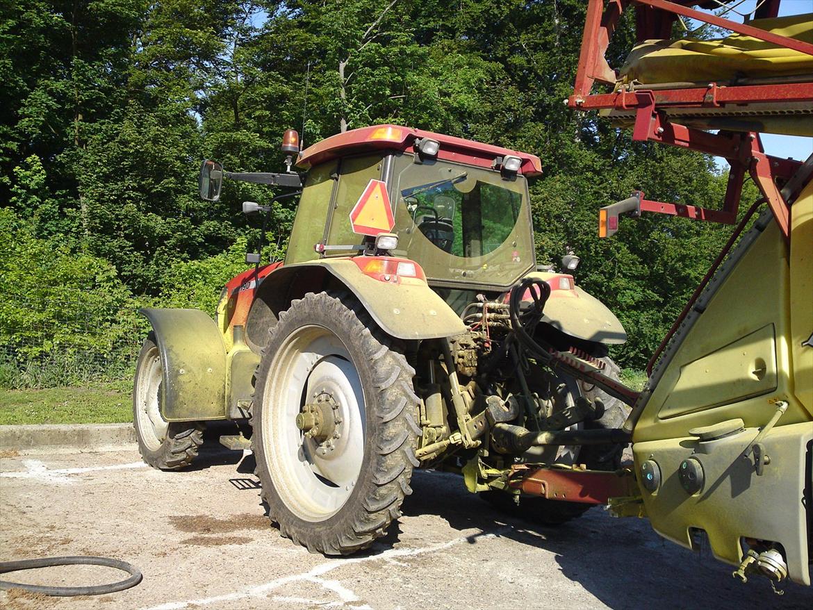 Case IH Maxxum 190 - Sådan ser den ud når der bliver sprøjtet raps... billede 3