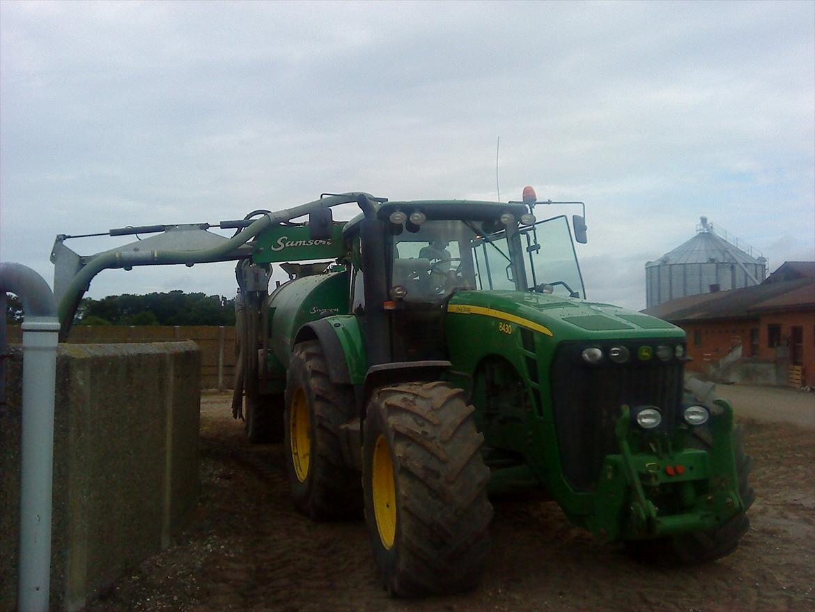 John Deere 8430 billede 2