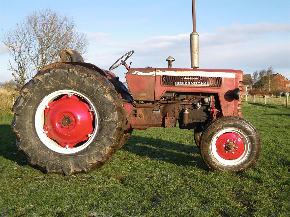 International Harvester B275 billede 4