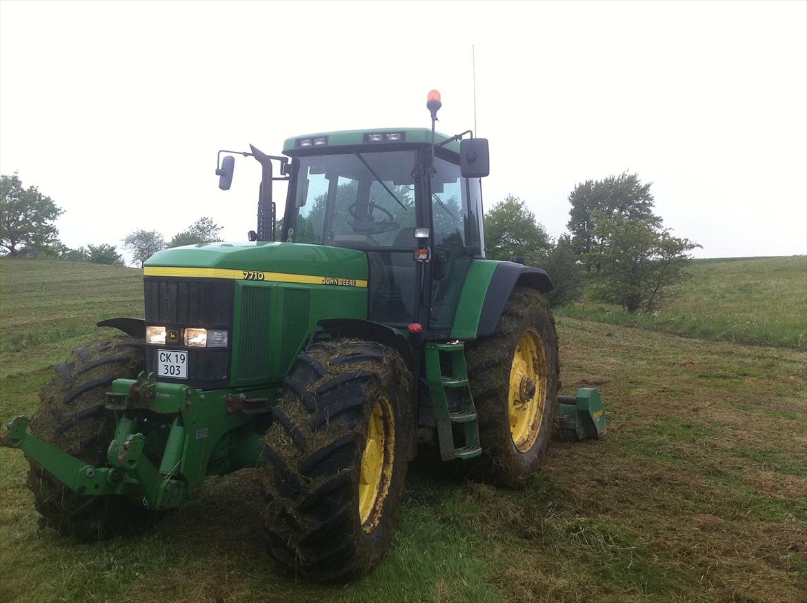 John Deere 7710 billede 2