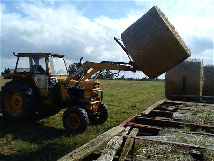 Volvo BM 650 Industrial SOLGT - Volvo Bm 650 Henter Halm billede 7