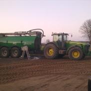 John Deere 8530