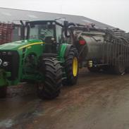 John Deere 8230