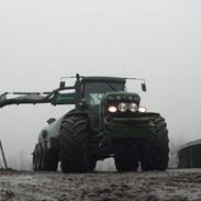 John Deere 8520