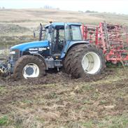 New Holland 8560