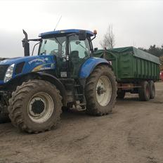 New Holland T7060