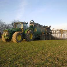 John Deere 8530