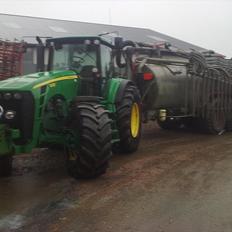 John Deere 8230