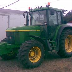John Deere 6610