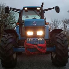 New Holland 7840 SLE