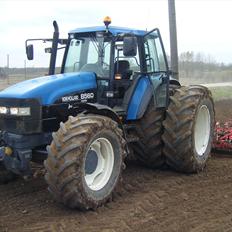 New Holland 8560