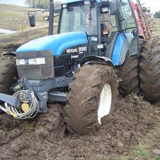 New Holland 8560