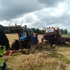 New Holland TS 115