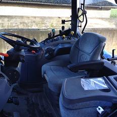 New Holland TS135A