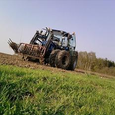 New Holland TL 100