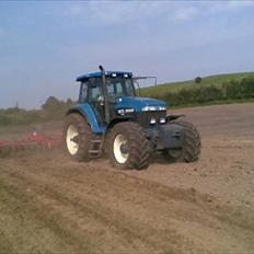 New Holland 8670