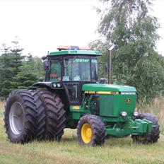 John Deere 4450