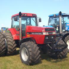 Case IH Magnum 7110 CVX