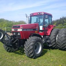 Case IH Magnum 7110 CVX