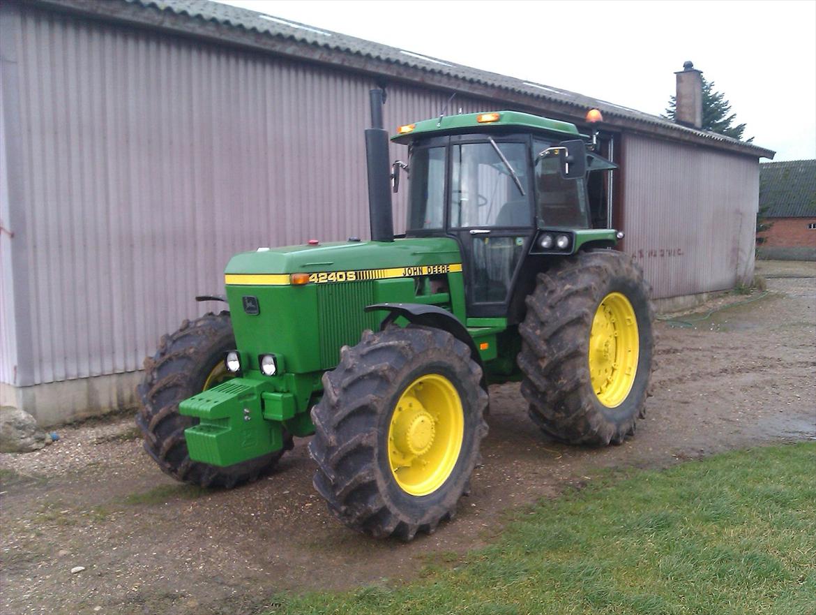 John Deere 4240S - JD december 2011 billede 2