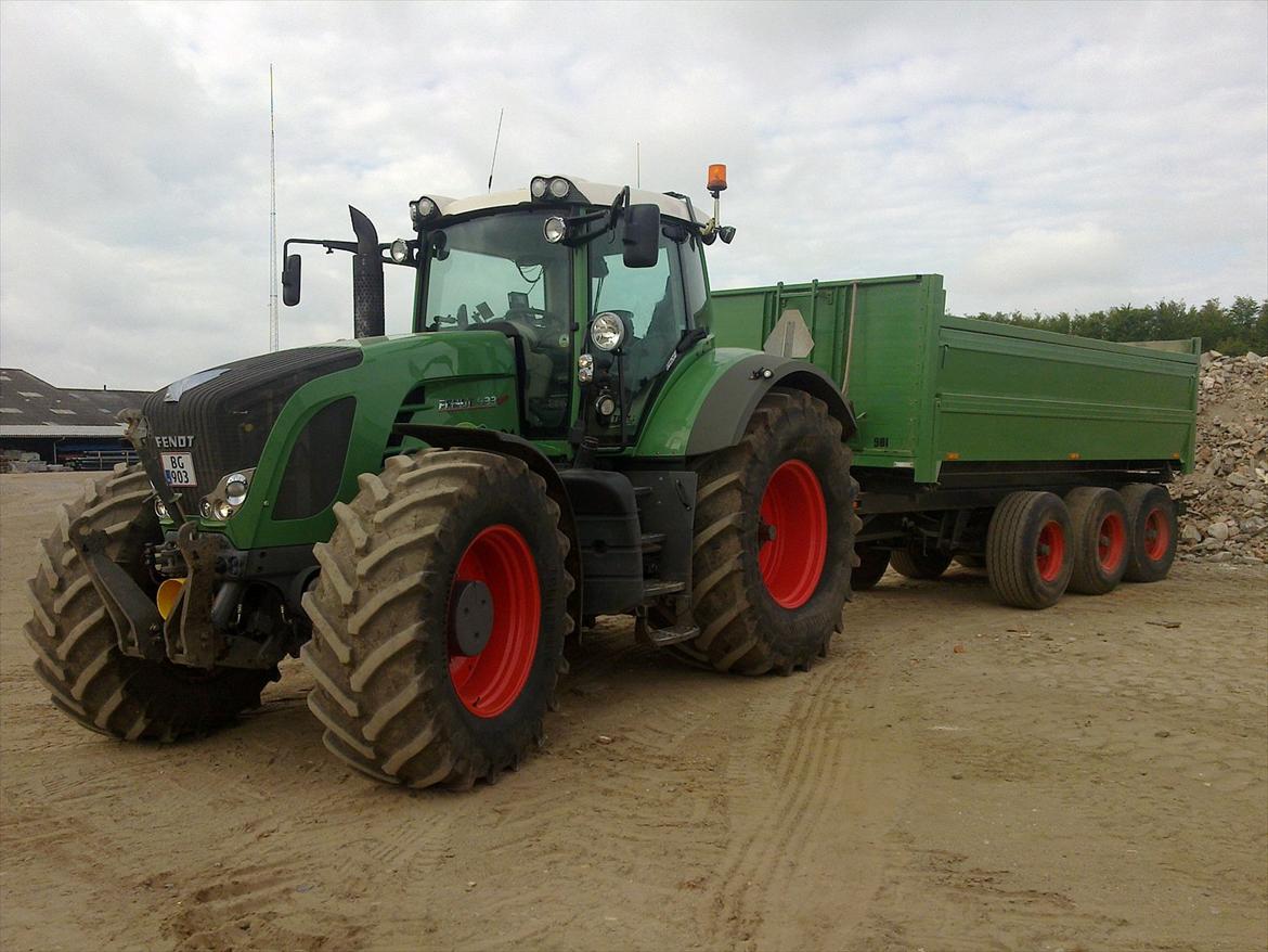 Fendt 933 Vario Profi - Kørsel af lidt murbrokker.:)  billede 16