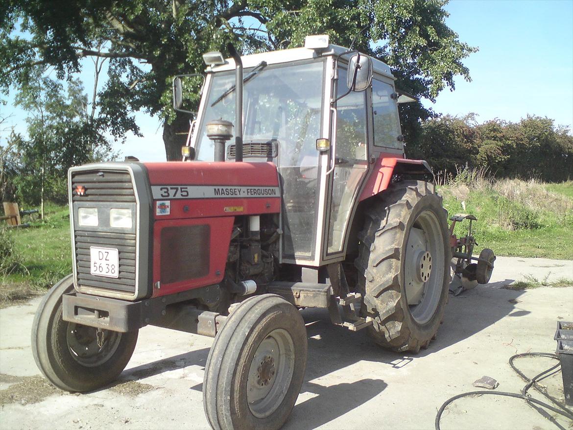 Massey Ferguson 375 billede 4