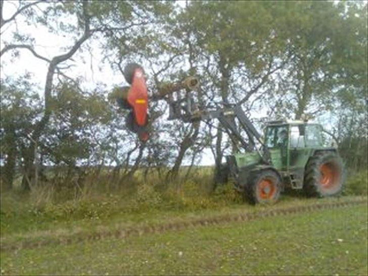 Fendt 311 lsa - hegnsklipning med 311 billede 5