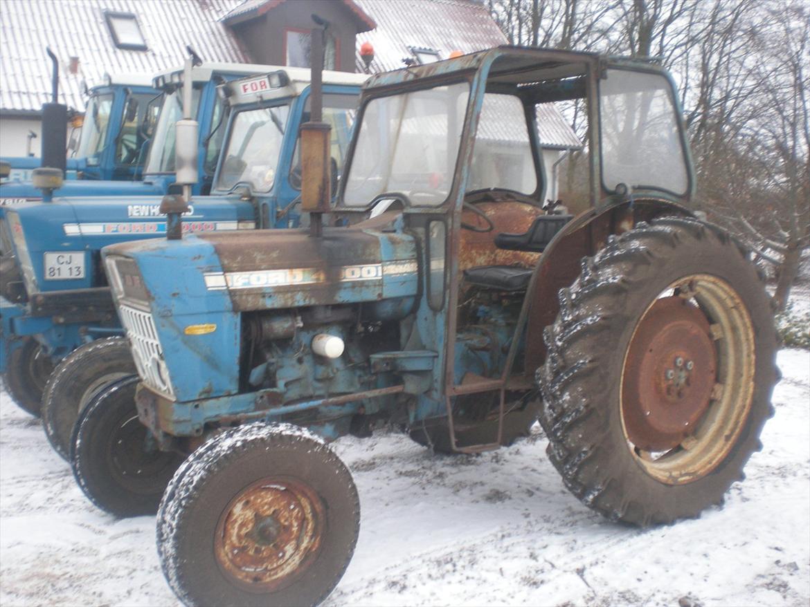 Ford 4000 - ud i kulden sammen med de andre billede 4