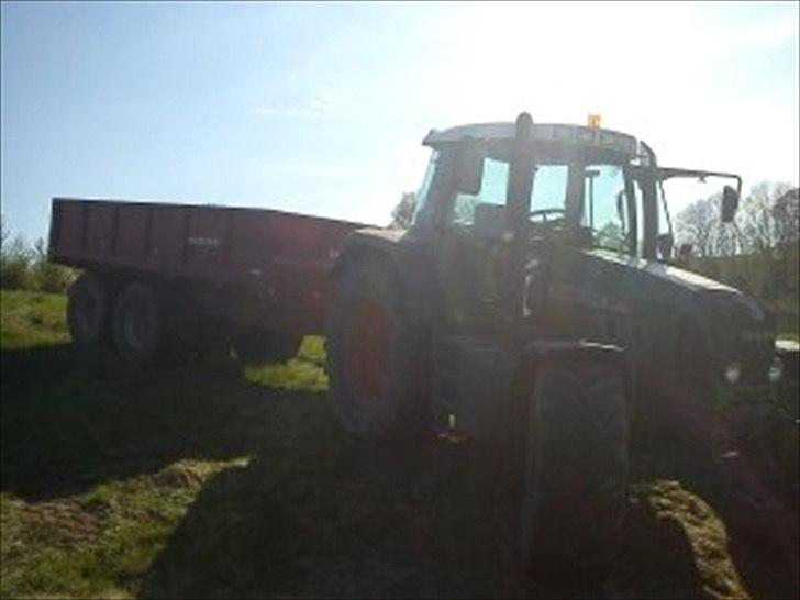 Fendt 718 - kørte hele sommerferien med denne 16 tons vogn for en entrepernør (dog med hans new holland Tm 190) billede 9