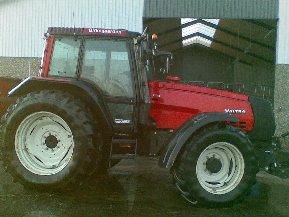 Valtra 8150 - hun er nu pæn  billede 5
