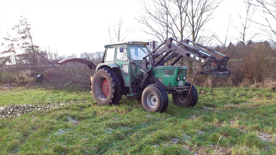 Deutz-Fahr D 7006 - igang med og hugge lidt flis, da vi er ved og rydde 15m læhegn mellem 2 marker billede 15