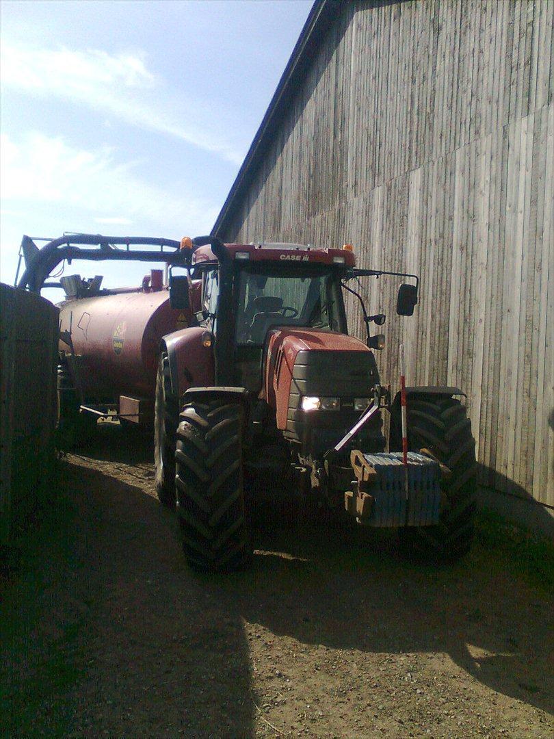 Case IH cvx 195 Rødhætte - En af de få men dejlige dage og kører gylle i!:) Sommeren 2011 billede 1