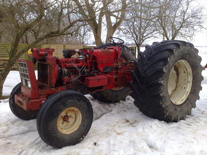 International Harvester 1046 - inden den fik maling billede 9