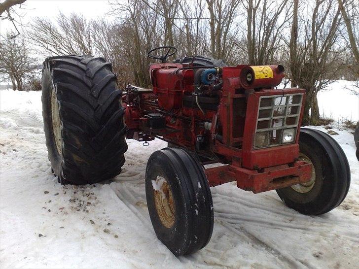 International Harvester 1046 - inden den fik maling billede 10