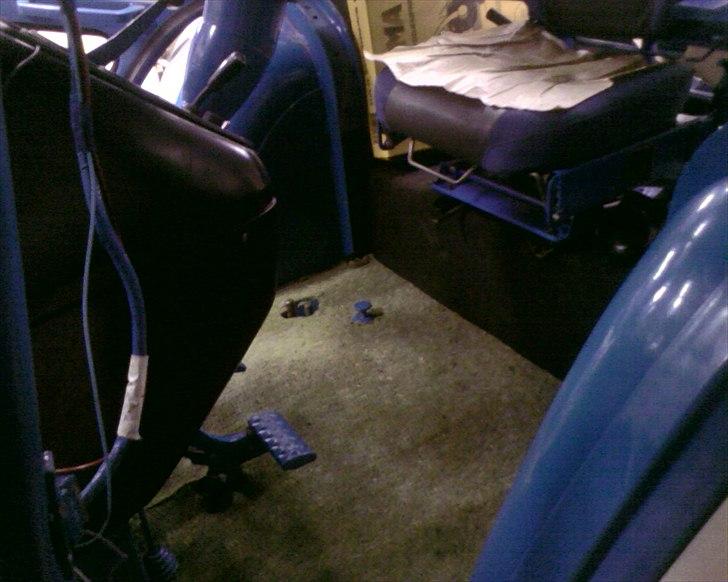 Ford TW  10 - Lydisolering af gulvet. billede 9