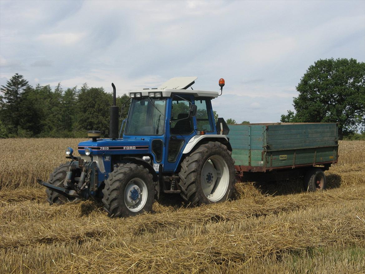 Ford 7810 generationIII - kornkørsel for nogle år siden, da vi kun havde en bette vogn at gøre godt med billede 6